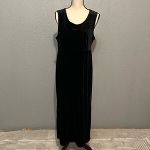 Vintage Dressing Clio women’s velvet pullover dress with side slits size M